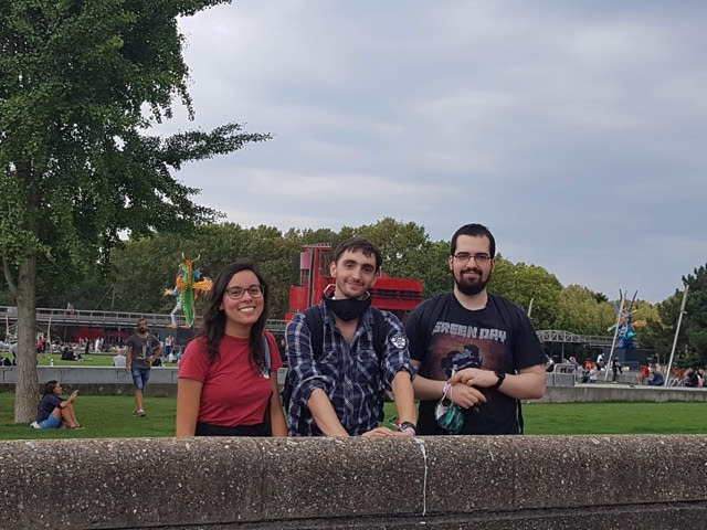 Allana, Thomas and a friend at the SMMMILE festival in Paris - Meet vegan boyfriend