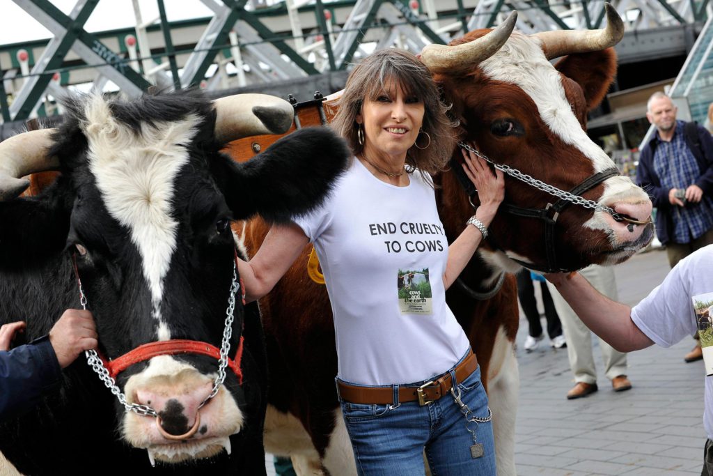 Chrissie Hynde - end cruelty